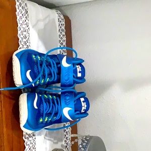 Yes in great condition only worn 4 times